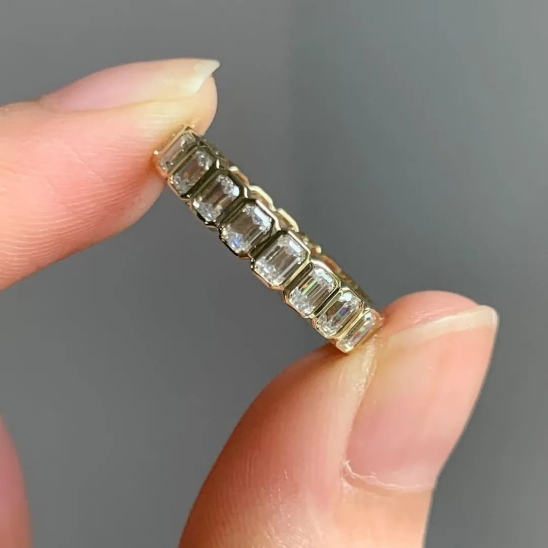 /public/photos/live/Bezel Set Low Profile Full Eternity Emerald Band 498 (5).webp